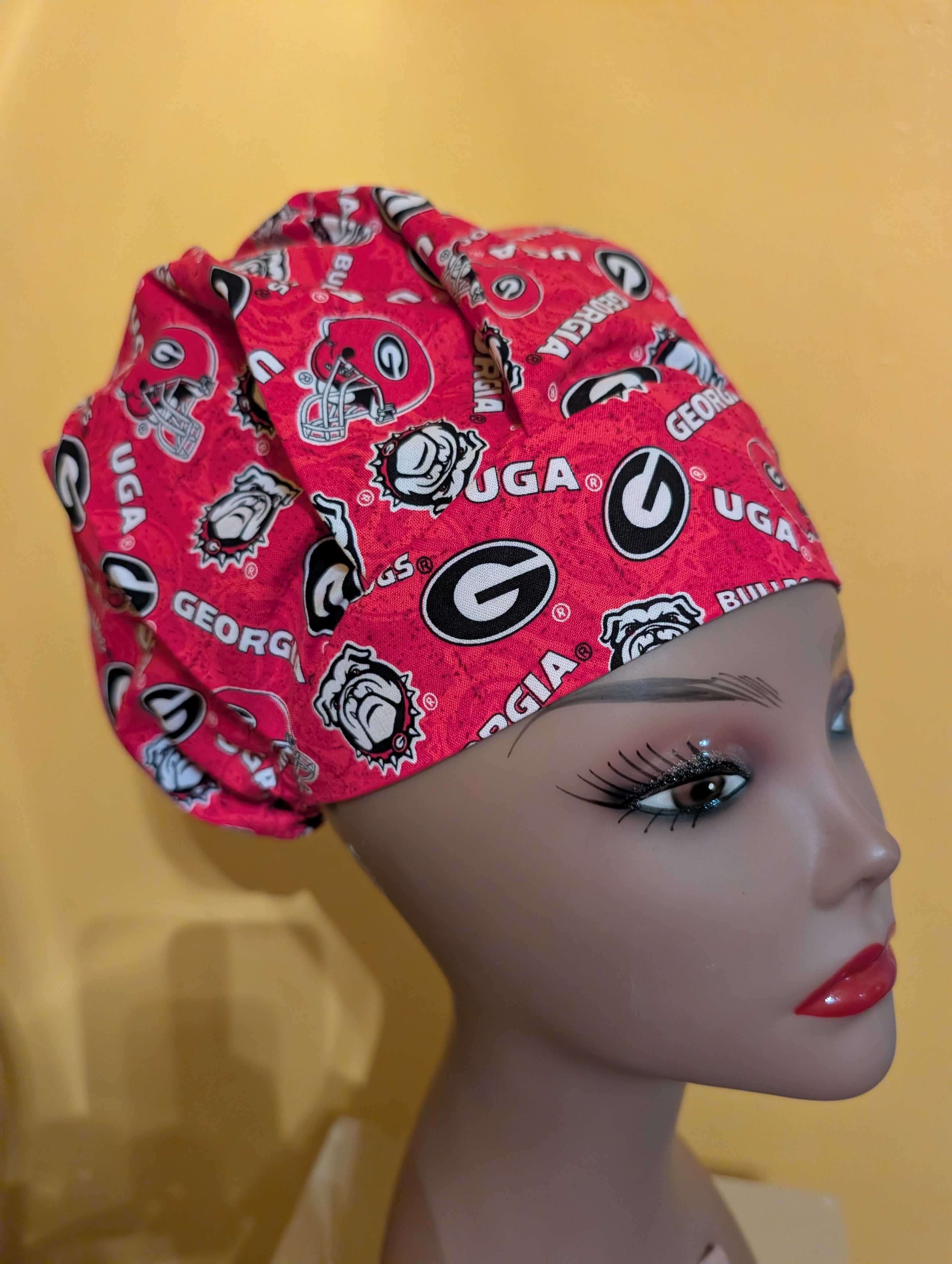 Red/Black Georgia Bulldogs Satin Lined Bouffant Style Hat