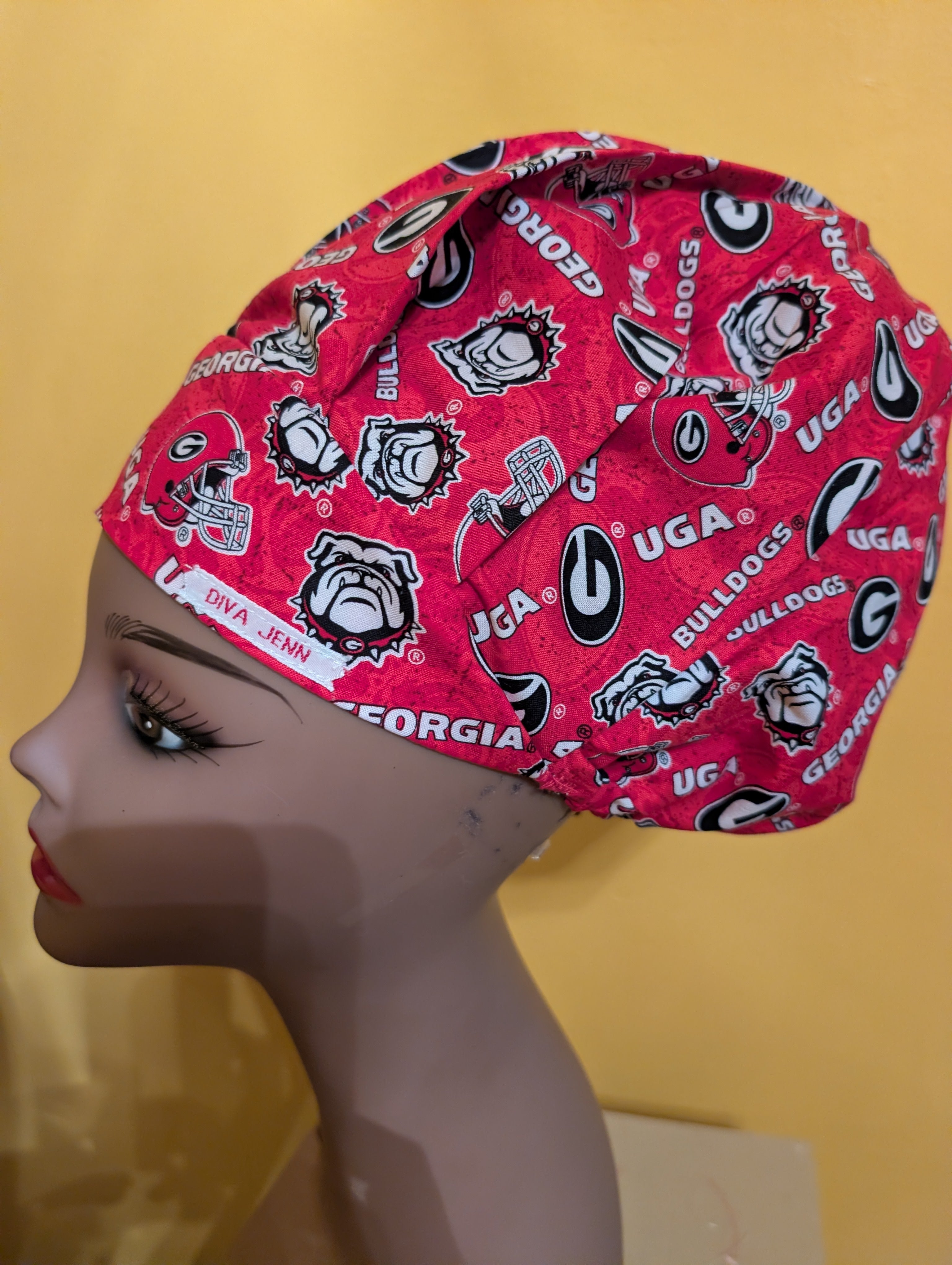 Red/Black Georgia Bulldogs Satin Lined Bouffant Style Hat