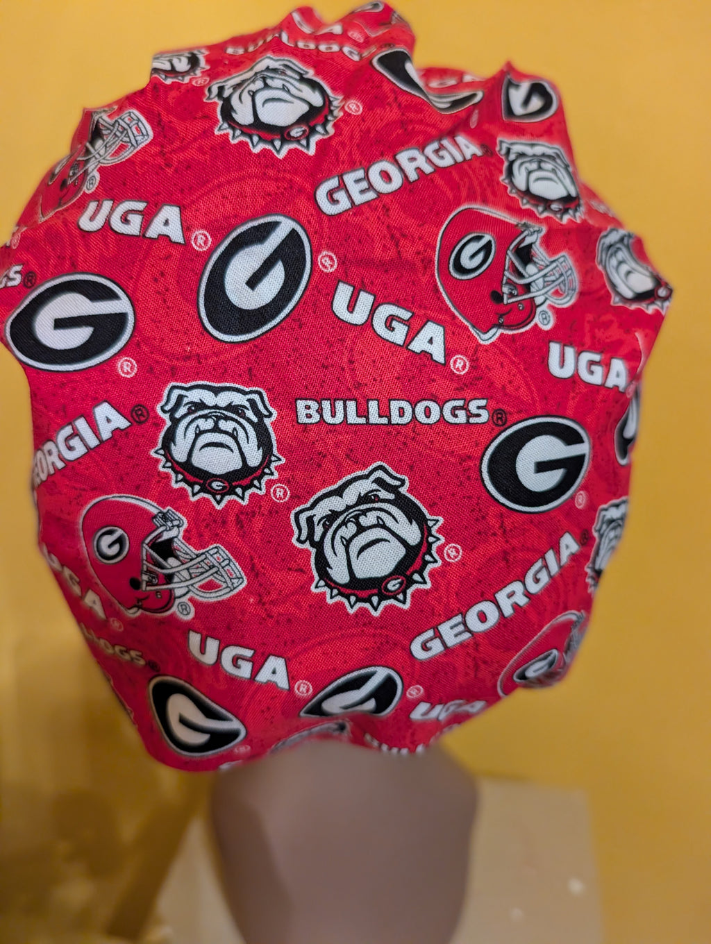 Red/Black Georgia Bulldogs Satin Lined Bouffant Style Hat